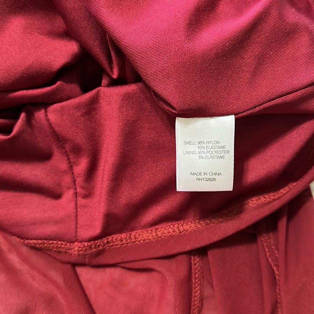HAMPTON GOWN IN DEEP GARNET - Picture 16 of 16
